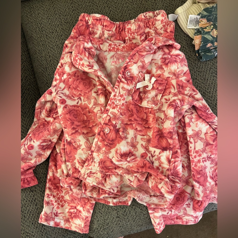 Bundle Of Girl Pajamas SETS - Picture 10 of 14
